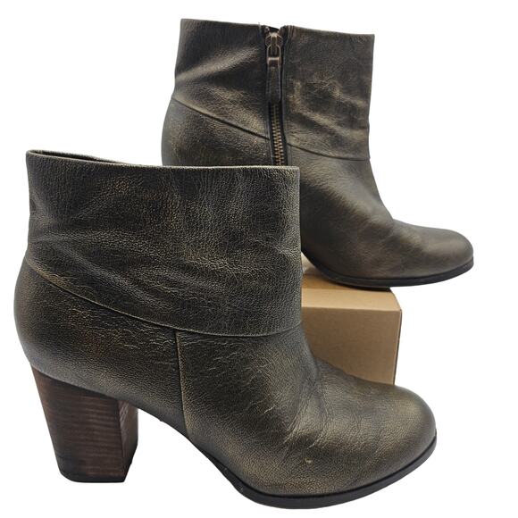 Cole Haan | Shoes | Cole Haan Womans Size 85 B Nikeair  Cole Haan womans size 8.5 B NikeAir Cassidy Booties Black Gold Metallic Zipper